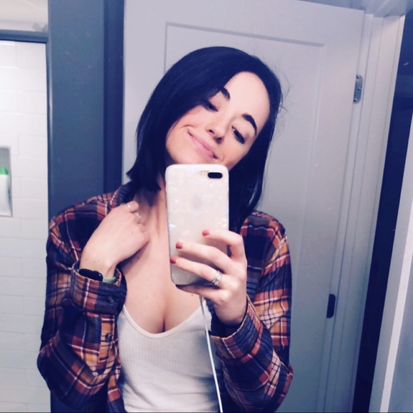 Meet your Posher, Cassie - Picture 1 of 1